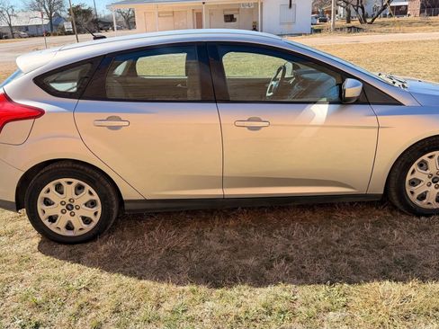 Used 2012 Ford Focus SE image 9