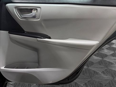 Used 2015 Toyota Camry LE image 15
