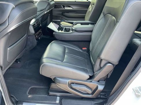 Used 2024 Jeep Grand Wagoneer Series II Obsidian w/ Quick Order Packagew 28T AWD/4WD image 10