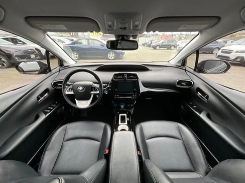 Used 2017 Toyota Prius Two image 15