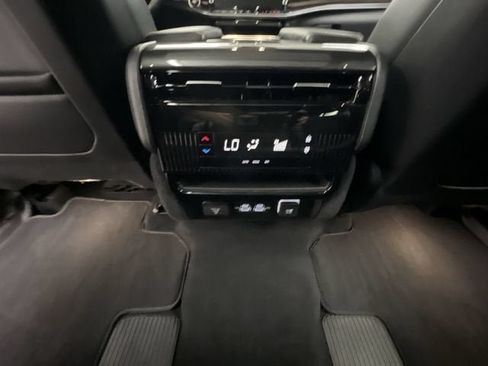 Used 2024 Jeep Wagoneer 4WD w/ Premium Group I image 22