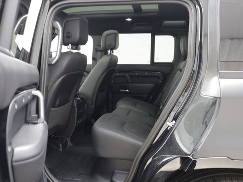 Certified 2026 Land Rover Defender 110 X-Dynamic SE AWD/4WD image 15
