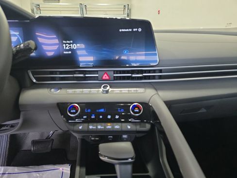 Certified 2023 Hyundai Elantra SEL w/ Convenience Package FWD image 19