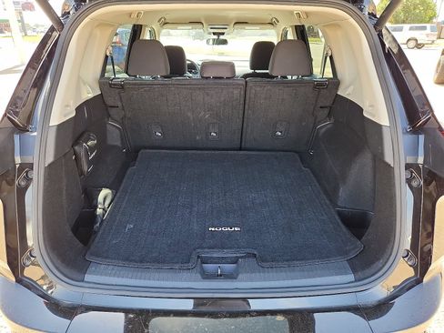 Used 2024 Nissan Rogue SV FWD image 7