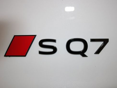 New 2026 Audi SQ7 Prestige image 25