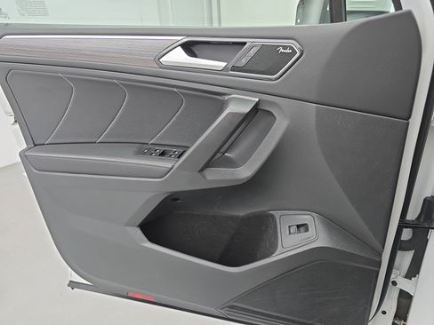 Certified 2024 Volkswagen Tiguan SEL R-Line AWD/4WD image 27