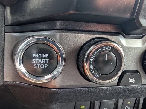 Used 2023 Toyota Tacoma TRD Off-Road w/ Technology Package AWD/4WD image 8