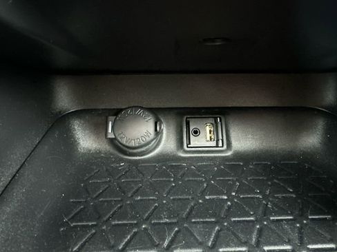 Used 2019 Toyota RAV4 XLE image 40