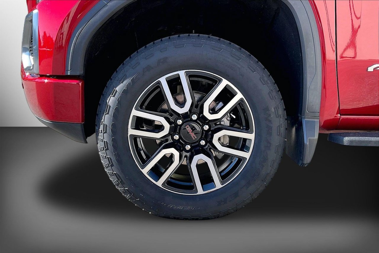 Used 2022 GMC Sierra 1500 AT4 w/ AT4 Premium Package AWD/4WD image 31