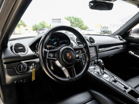 Used 2019 Porsche 718 Boxster RWD image 2
