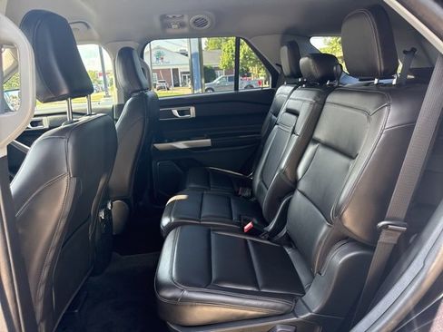 Used 2023 Ford Explorer XLT w/ Equipment Group 202A image 12