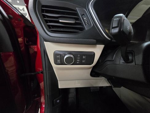 Used 2020 Ford Escape SE Sport image 12