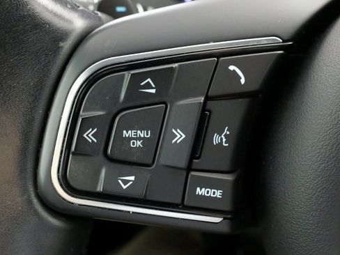 Used 2020 Jaguar F-PACE Premium image 47