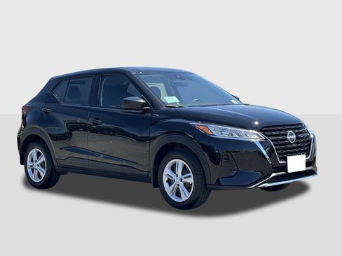 New 2025 Nissan Kicks Play S image 5