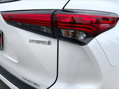 Used 2023 Toyota Highlander Limited AWD/4WD image 30