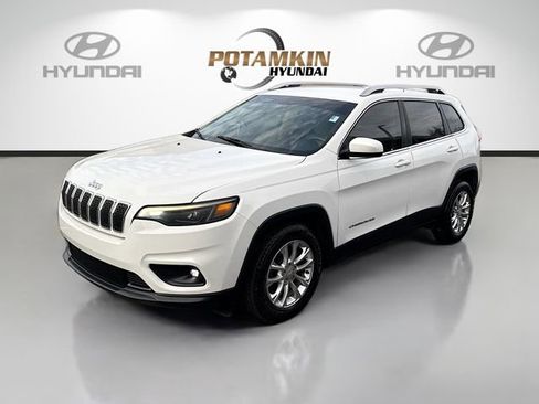 Used 2019 Jeep Cherokee Latitude w/ Popular Appearance Group FWD image 1