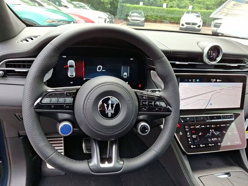 New 2025 Maserati Grecale Modena image 17