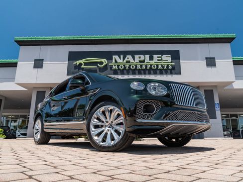 Used 2023 Bentley Bentayga Extended Wheelbase AWD/4WD image 5