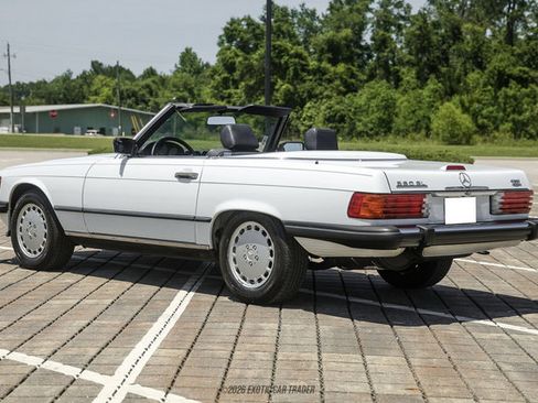 Used 1988 Mercedes-Benz 560 SL image 4
