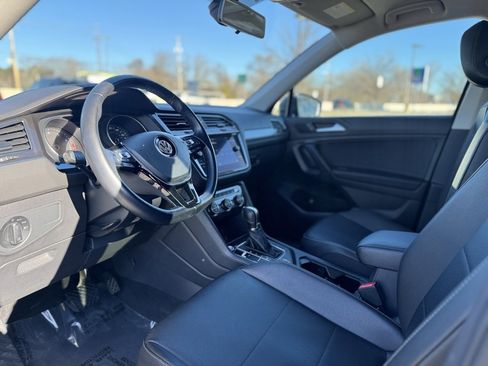 Used 2019 Volkswagen Tiguan SE w/ 3rd Row Seat Package image 15