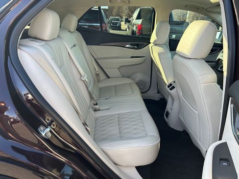 Used 2023 Buick Envision Avenir image 27