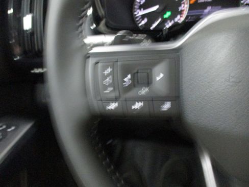 New 2026 Nissan Pathfinder SL w/ SL Premium Package (P04) AWD/4WD image 25