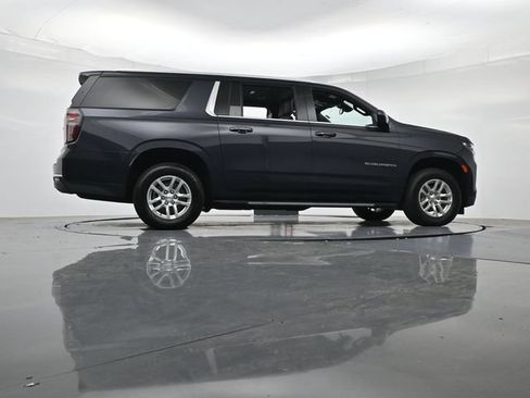 Used 2023 Chevrolet Suburban LT RWD image 36