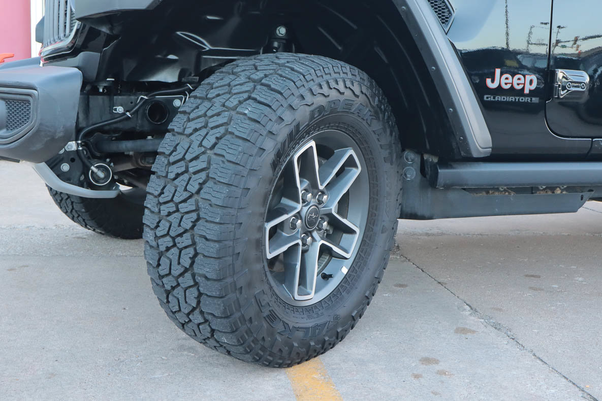 Used 2026 Jeep Gladiator Mojave AWD/4WD image 18