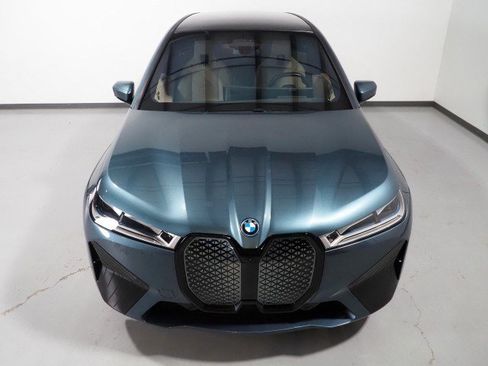 Used 2023 BMW iX xDrive50 w/ Premium Package AWD/4WD image 11