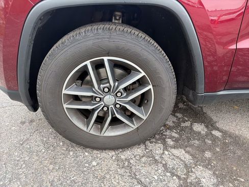 Certified 2018 Jeep Grand Cherokee Limited image 33