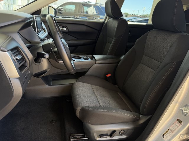 Used 2025 Nissan Rogue SV AWD/4WD image 24