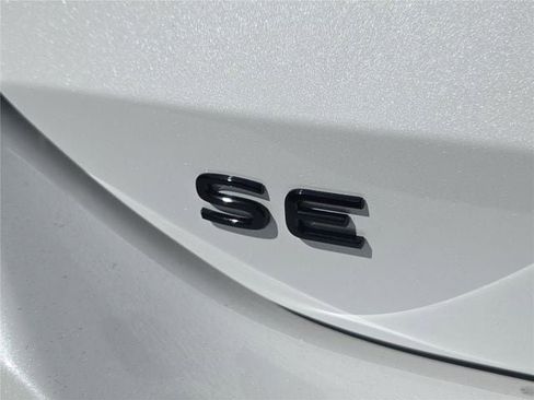 New 2026 Volkswagen Tiguan SE R-Line image 6