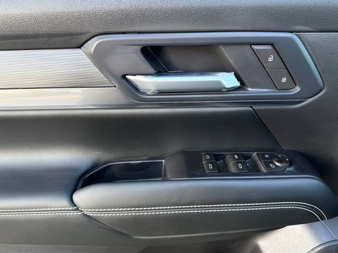 New 2026 GMC Terrain Elevation w/ Technology Package II AWD/4WD image 8