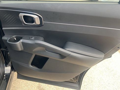 Certified 2025 Kia Sorento S w/ Panoramic Sunroof Package image 17