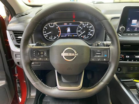 Used 2026 Nissan Rogue SV FWD image 30
