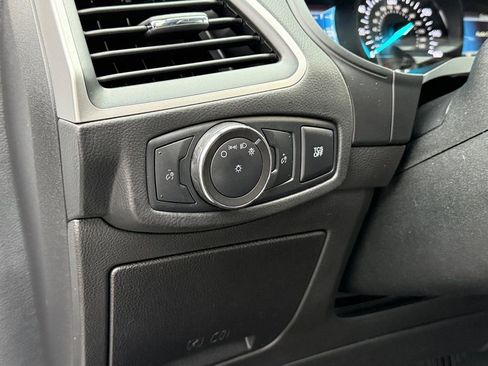 Certified 2022 Ford Edge SE w/ Black Appearance Package image 17