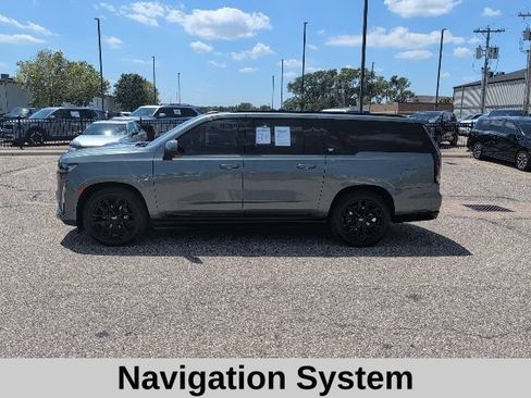 Used 2023 Cadillac Escalade ESV Sport Platinum w/ LPO, ONYX Package AWD/4WD image 3
