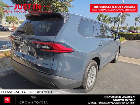 Used 2024 Toyota Grand Highlander FWD image 2
