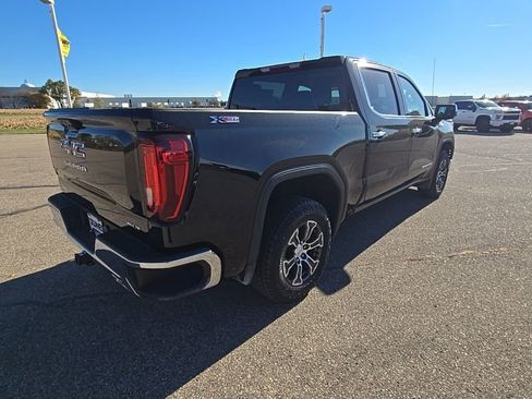 Used 2024 GMC Sierra 1500 SLT w/ X31 Off-Road Package image 7