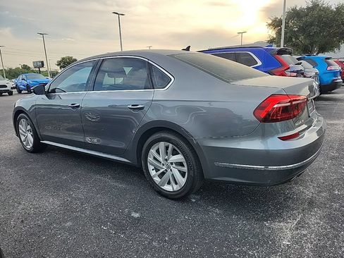 Used 2018 Volkswagen Passat 2.0T SE FWD image 7