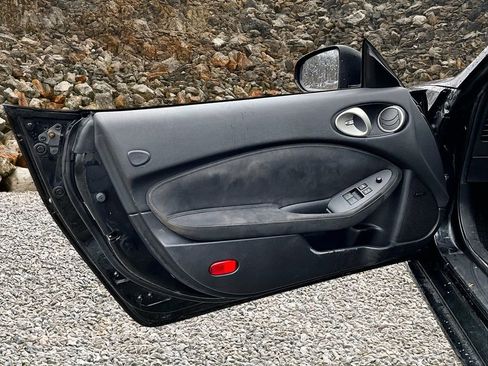 Used 2014 Nissan 370Z Touring w/ Sport Package RWD image 19