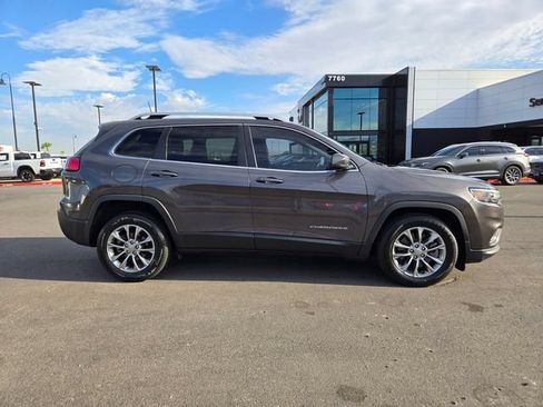 Used 2019 Jeep Cherokee Latitude Plus FWD image 7