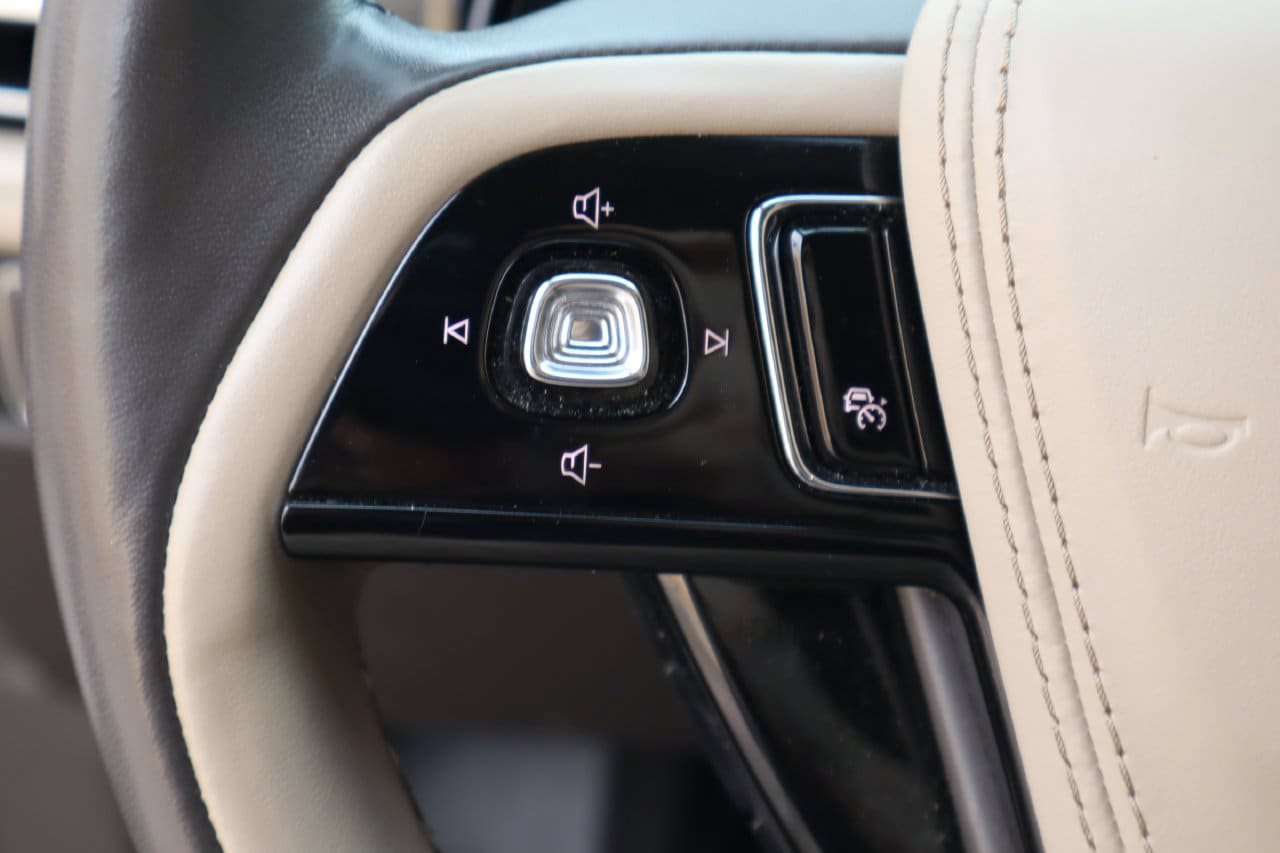 Used 2024 Lincoln Aviator Reserve w/ Equipment Group 201A RWD image 14