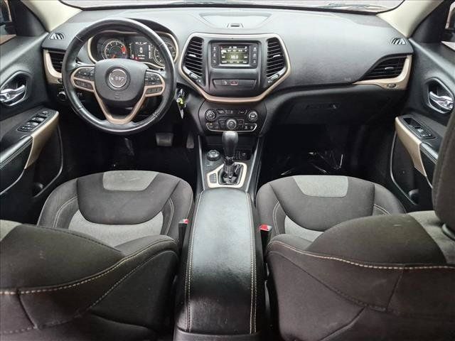 Used 2017 Jeep Cherokee Sport w/ Cold Weather Group AWD/4WD image 16