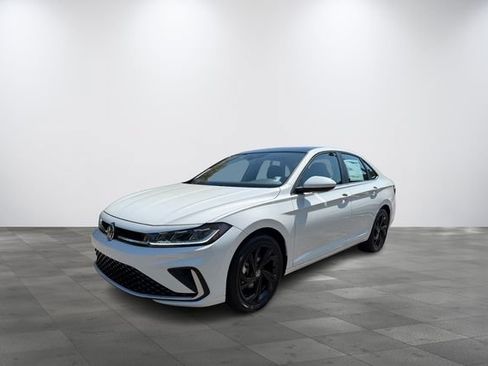 New 2026 Volkswagen Jetta SE FWD image 3