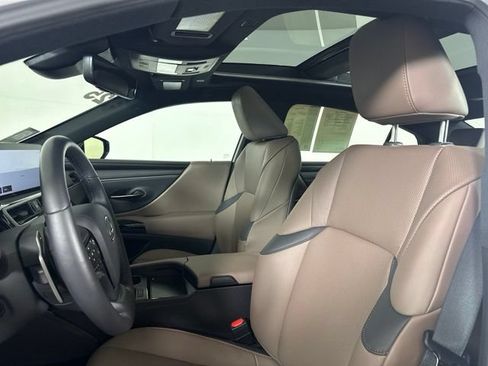 Used 2025 Lexus ES 350 w/ Premium Package FWD image 5