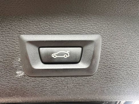 Used 2017 BMW X1 sDrive28i FWD image 9