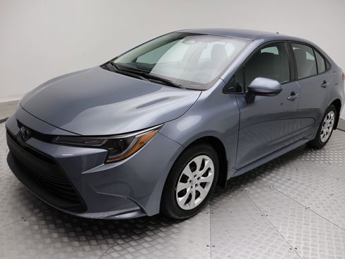 Certified 2025 Toyota Corolla LE image 1