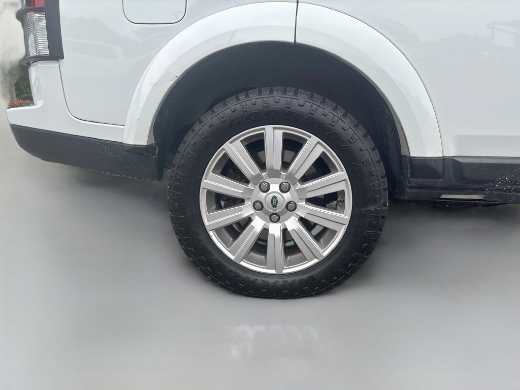 Used 2012 Land Rover LR4 HSE LUX AWD/4WD image 12