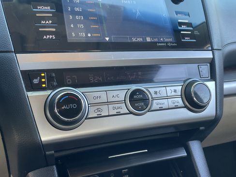 Used 2017 Subaru Outback 3.6R Limited image 23